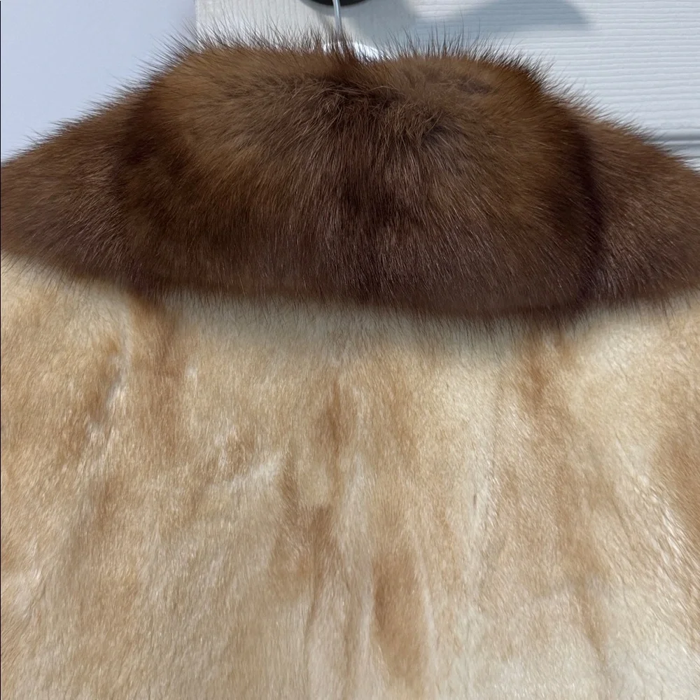 Luxurious Elegant Cream 100% Real mink Fur Coat - Picture 13 of 13